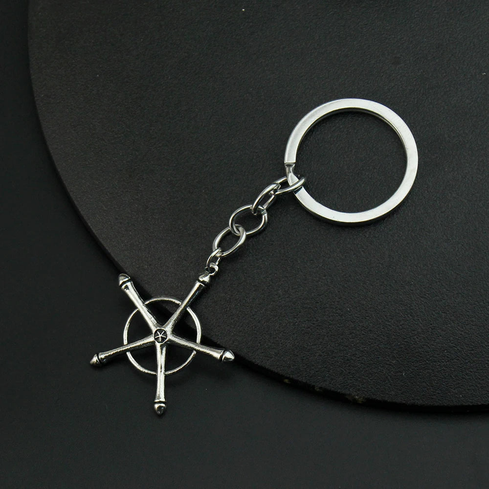 Anime Bleach Ulquiorra Cifer Mask Keychain Fashion Kurosaki Ichigo Broken Masks Pendant Metal Choker Necklace Fans Cosplay Gifts