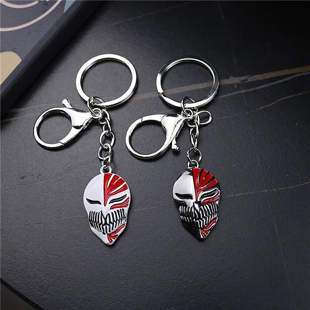 Bleach Kurosaki Ichigo Mask Keychains Anime Key Chain Metal Retro Keyring For Women Men Charm Accessories Pendant Llaveros Gifts