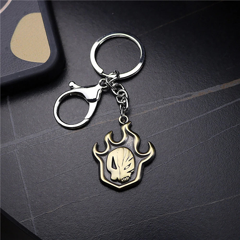 Bleach Kurosaki Ichigo Mask Keychains Anime Key Chain Metal Retro Keyring For Women Men Charm Accessories Pendant Llaveros Gifts