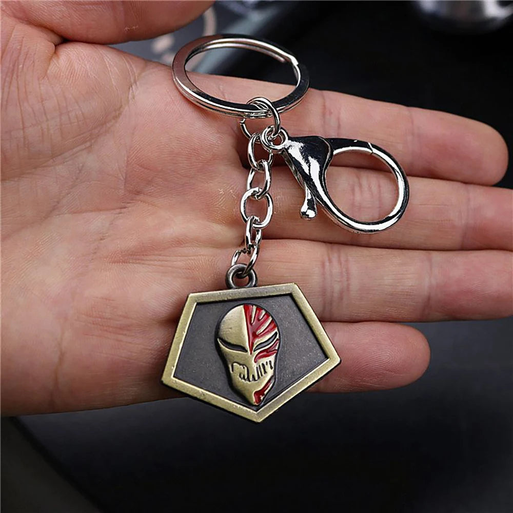 Bleach Kurosaki Ichigo Mask Keychains Anime Key Chain Metal Retro Keyring For Women Men Charm Accessories Pendant Llaveros Gifts