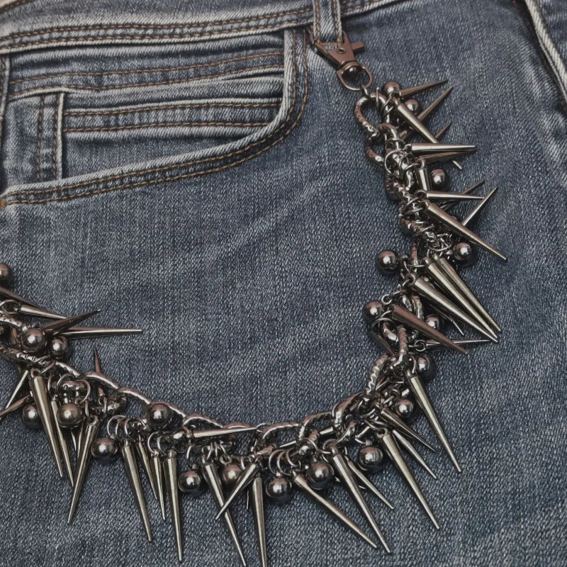 Hip Hop Rock And Roll Black Gun Plated Rivet Metal Biker Pants Chain Male Woman Fashion Rock And Roll Accessories Retro KeyChain