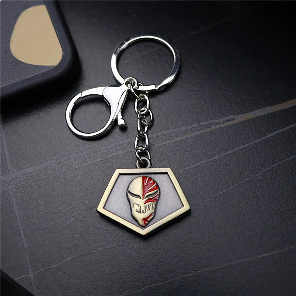 Bleach Kurosaki Ichigo Mask Keychains Anime Key Chain Metal Retro Keyring For Women Men Charm Accessories Pendant Llaveros Gifts