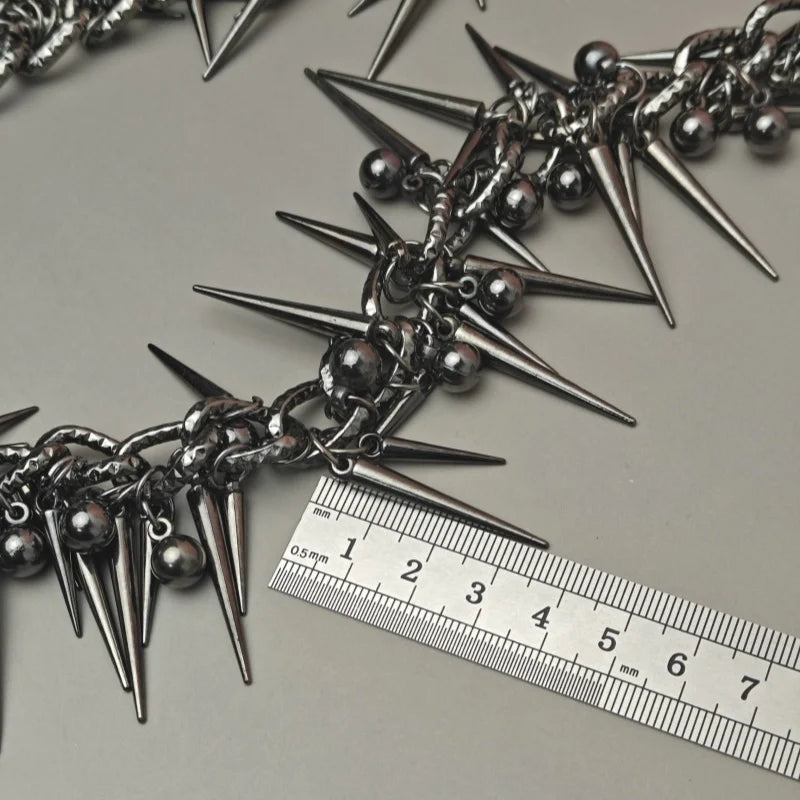Hip Hop Rock And Roll Black Gun Plated Rivet Metal Biker Pants Chain Male Woman Fashion Rock And Roll Accessories Retro KeyChain