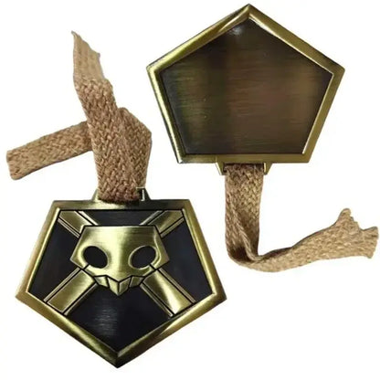 Gold pentagonal bleach ichigo soul reaper badge with skull emblem and hemp rope strap for ichigo soul cosplay license