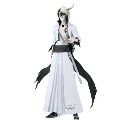 White and black ulquiorra cifer maximatic pvc figure in long flowing uniform with horned headpiece from bleach