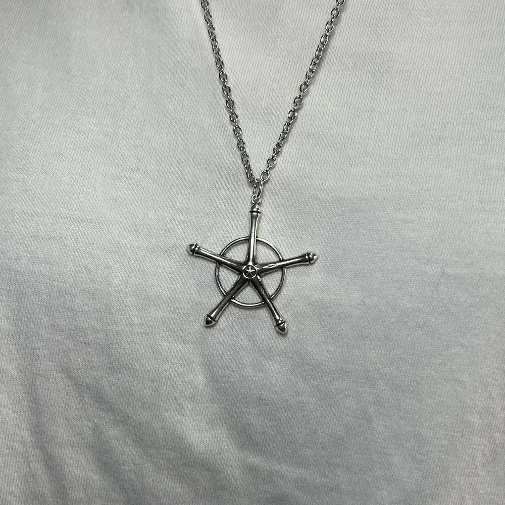 Silver-toned zinc alloy amulet necklace with five-pointed star pendant and adjustable chain inspired by bleach uryu ishida