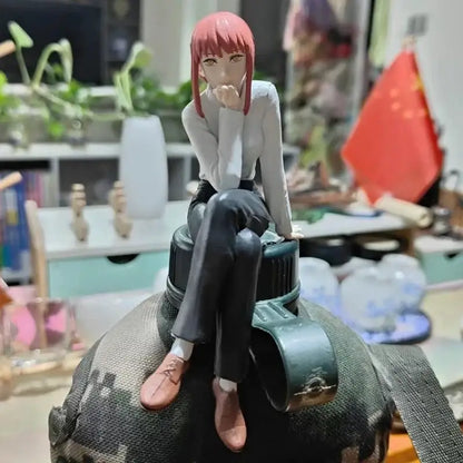 Chainsaw man makima noodle stopper figure 14cm pvc statue with pink hair white blouse black pants seated on green cap