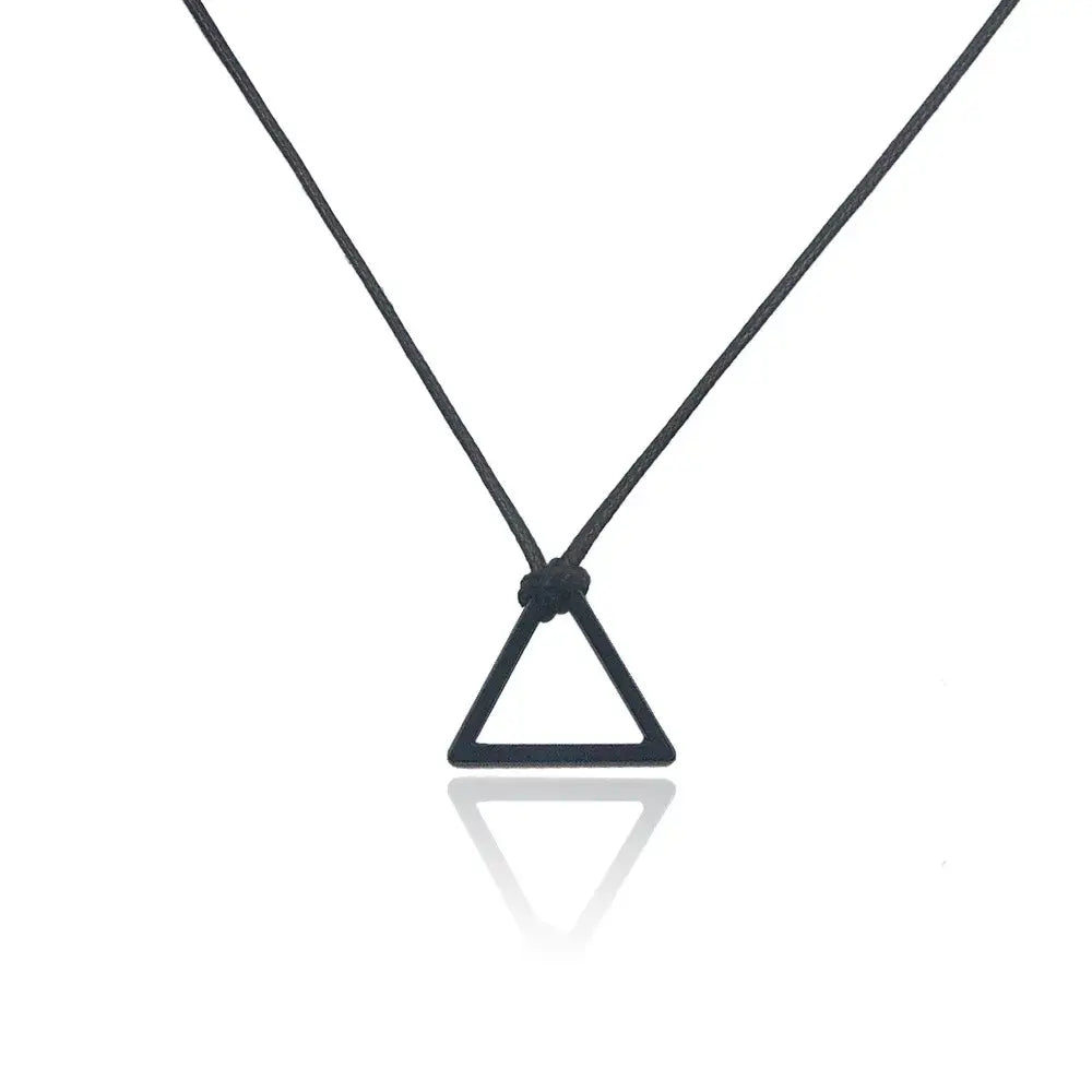 Black triangle pendant necklace with minimalist design made of alloy for chainsaw man power pull-ring accessory