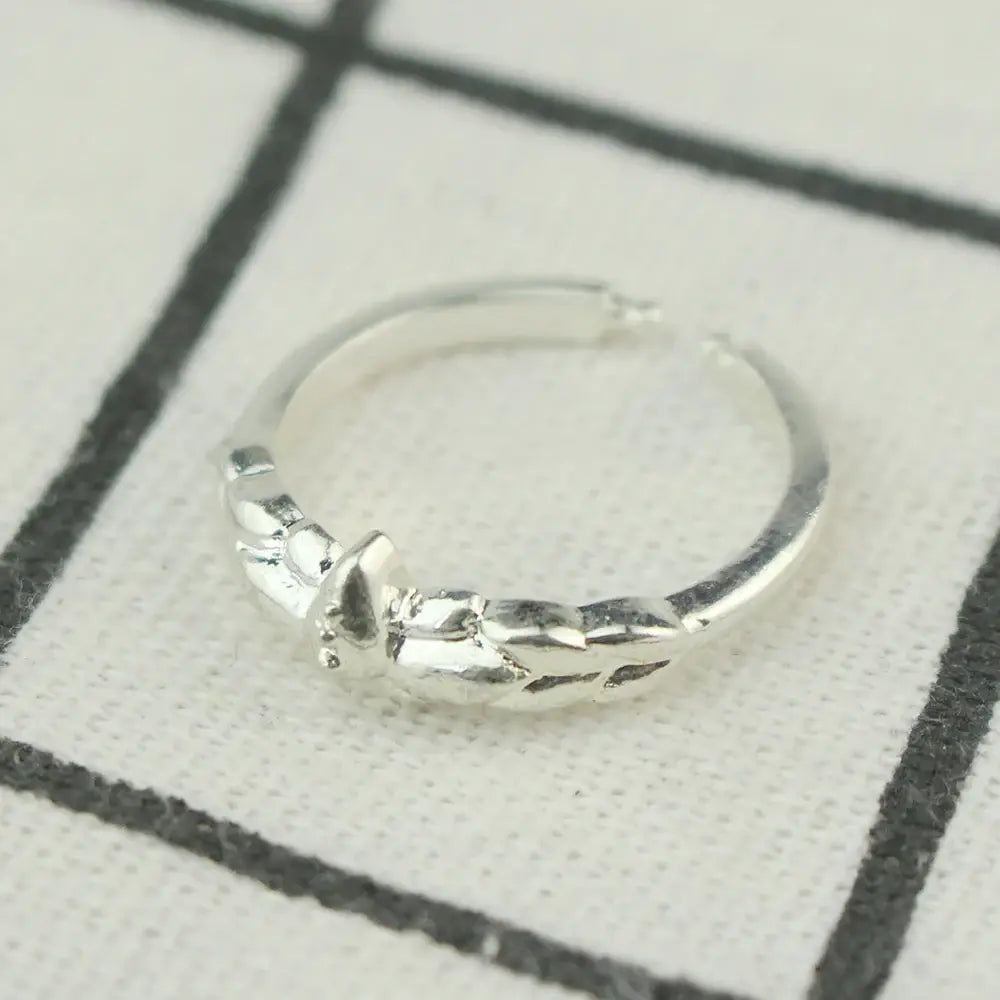 Silver cat-themed adjustable ring with textured minimalist design made of zinc alloy frieren frieren ring