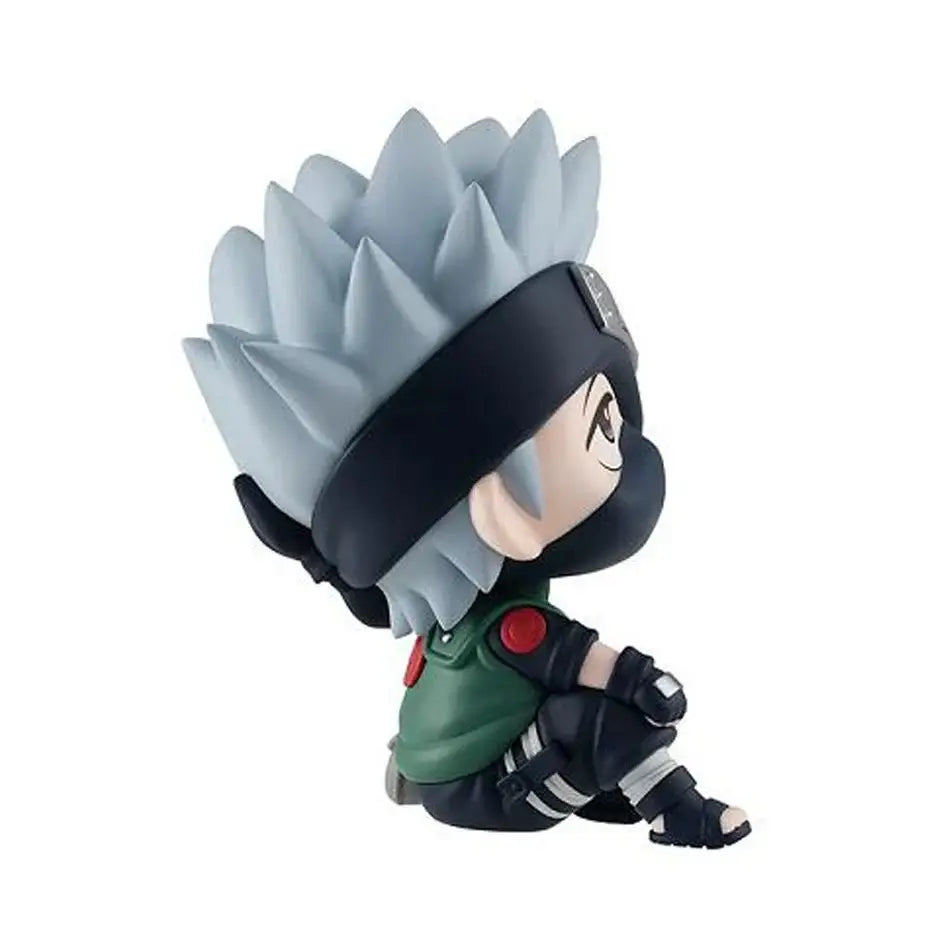 Chibi-style naruto kakashi q version figurine with spiky silver hair and green vest car decoration in opp bag