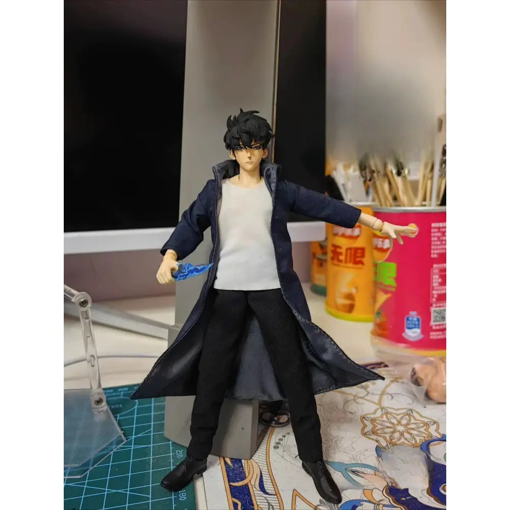 Solo leveling sung jin-woo action figure in navy trench coat holding blue object 1/12 scale collectible figure