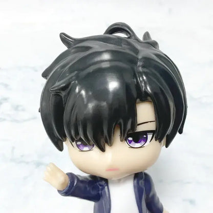 Solo leveling sung jin woo pvc figure keychain with black hair purple eyes and navy blue jacket 10cm battle scene