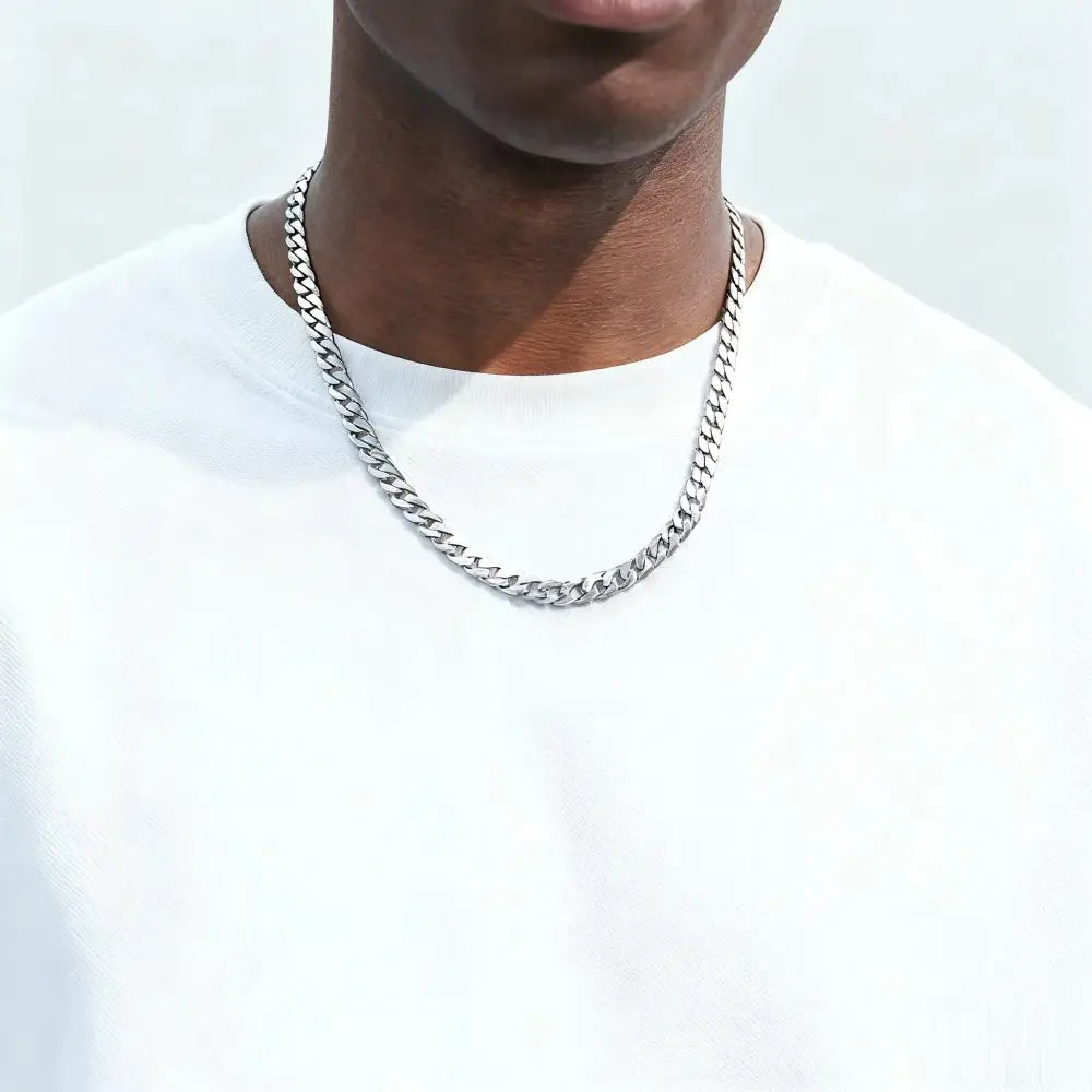 Silver-toned stainless steel curb chain necklace worn with spy × family anya and bond bond graphic tee 100% cotton