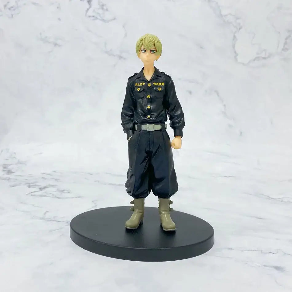 Tokyo Revengers Hanagaki Keisuke Hanma pvc figure set featuring a blonde hair anime figure in black uniform on a circular base