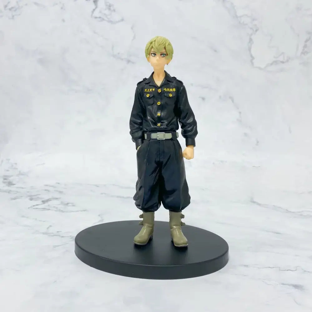 Black plastic tokyo revengers mikey pvc figure 17cm statue with blonde hair in dark uniform standing on black base
